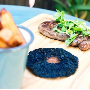 steak crate and apple